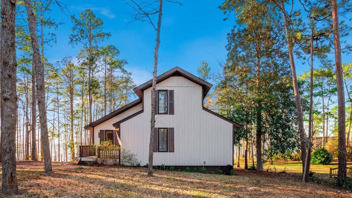 Brookeland House | Sandy Rock Point - Waterfront at Lake Sam Rayburn - Sandy Beach