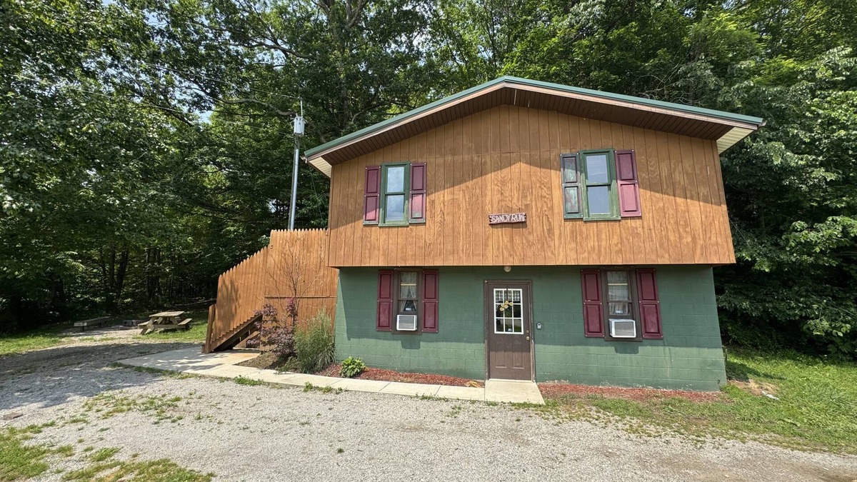 Carbon Hill Cabin | Sandy Run Cabin-Hot Tub, Hocking Hills, WNF, more