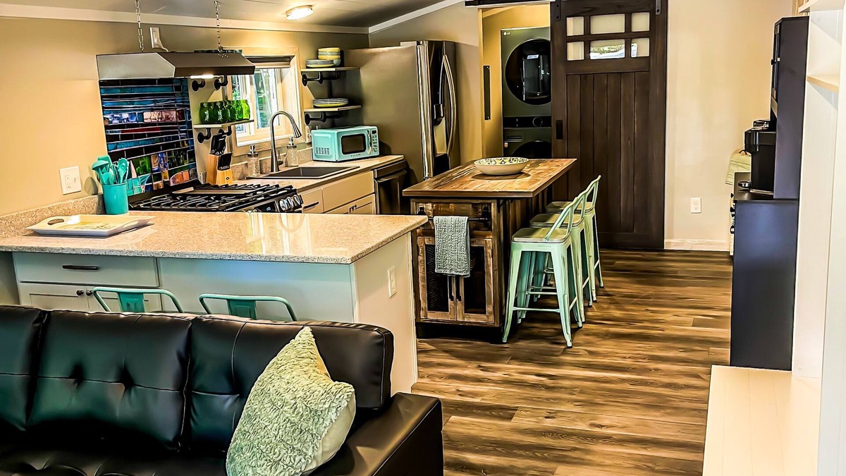 Grawn House | Sandy's Hide-A-Way - King Beds/EV Charger/ALL WELCOME!
