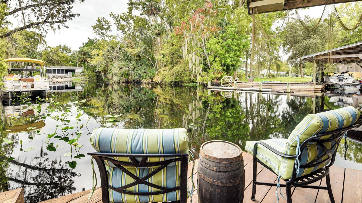 Astor House | Sandy Shore & Multi-Boat Dock! St Johns River Home