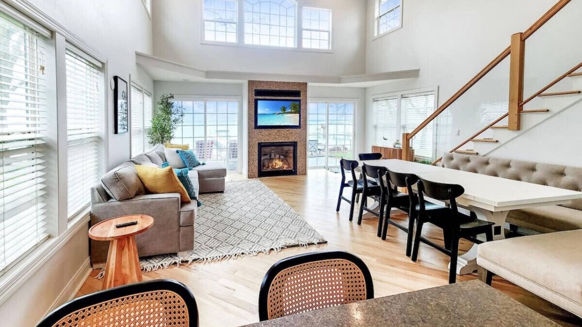 Spirit Lake House | Sandy Shores Beach House on Big Spirit Lake