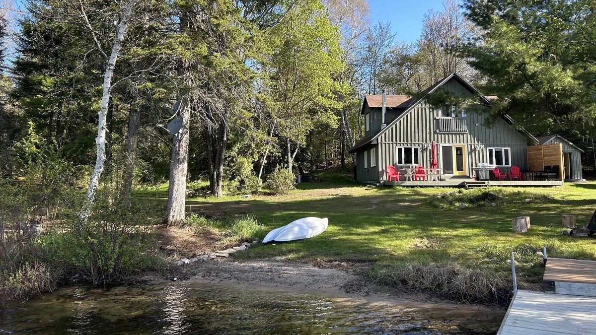 Machar Cottage | Sandy Shores of Eagle Lake Cottage Property
