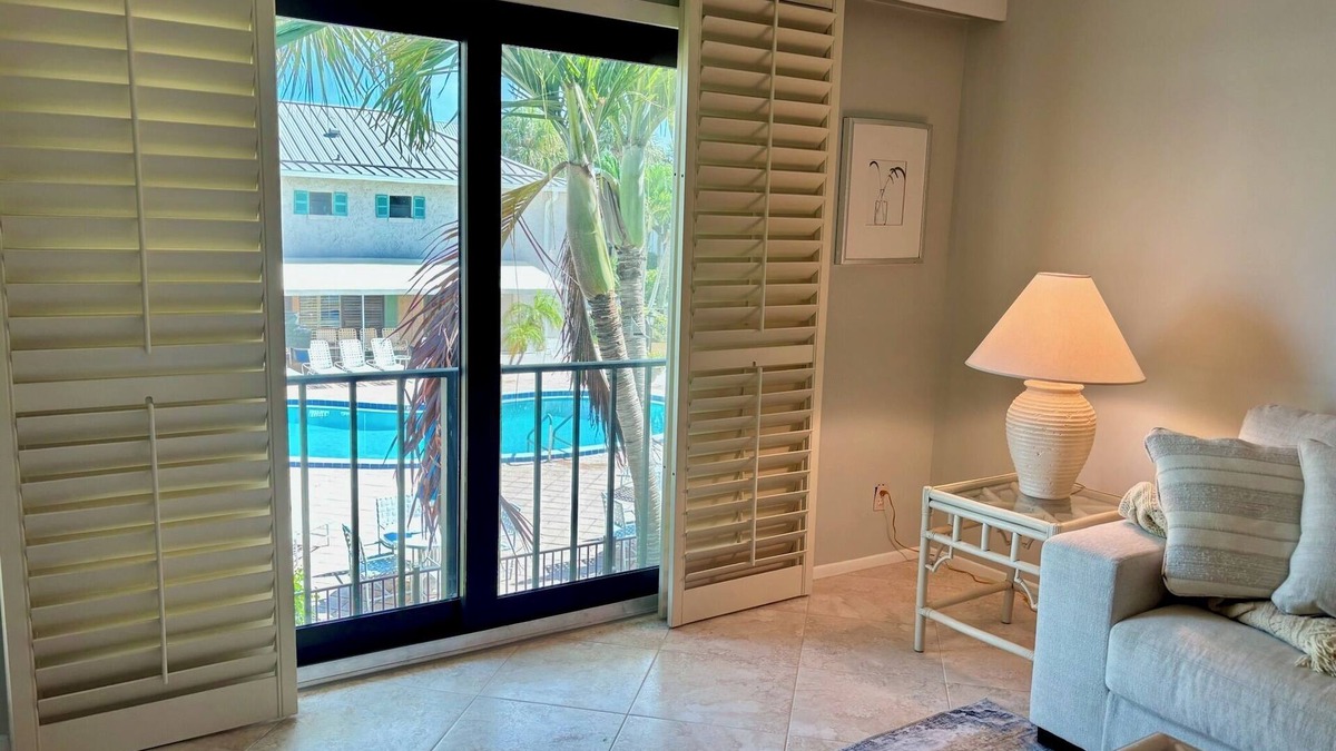 Indian River Shores Condo | Sandy Toes & Sunrise Views: Beachside Condo