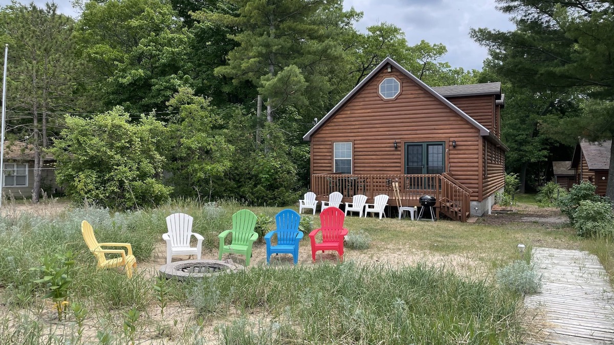 Port Austin Cabin | SandyCabins Duplex Beach House - Lake Side Cabin