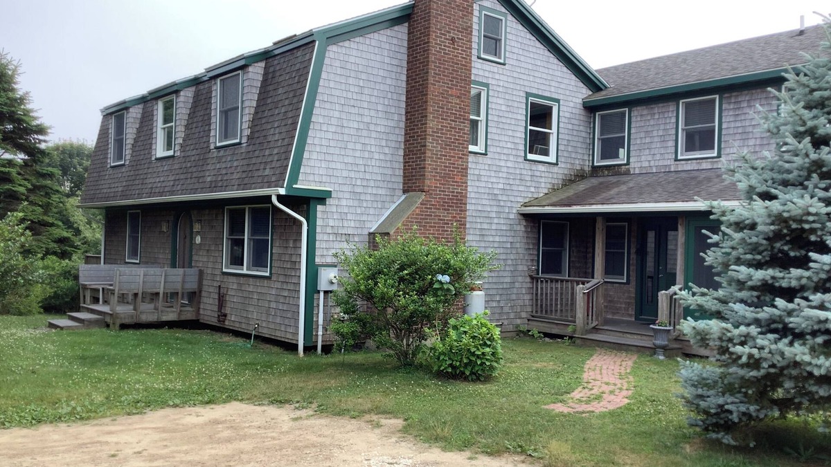 Block Island House | Sandy’s House, A Spacious and Welcoming Multi-family Retreat/Thursday Turnover
