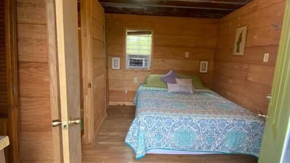 Haverhill House | Sandyville- A Riverside Retreat!