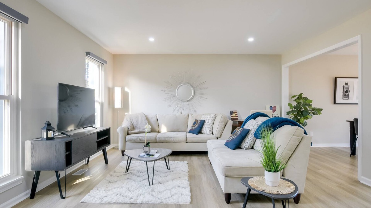 Sanford House | Sanford Family Home w/Deck ~ 2 Mi to Downtown!