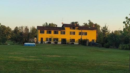 Crema Bed & Breakfast | Sangiligio Countryside Villa, Private Rooms w Kitchen, Bath, Private Entrance, Crema