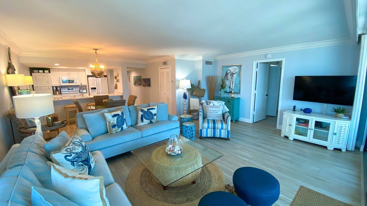 Punta Rassa Condo | Sanibel Harbour Resort Harbour Tower 411: Beachfront corner condo steps away from the beach