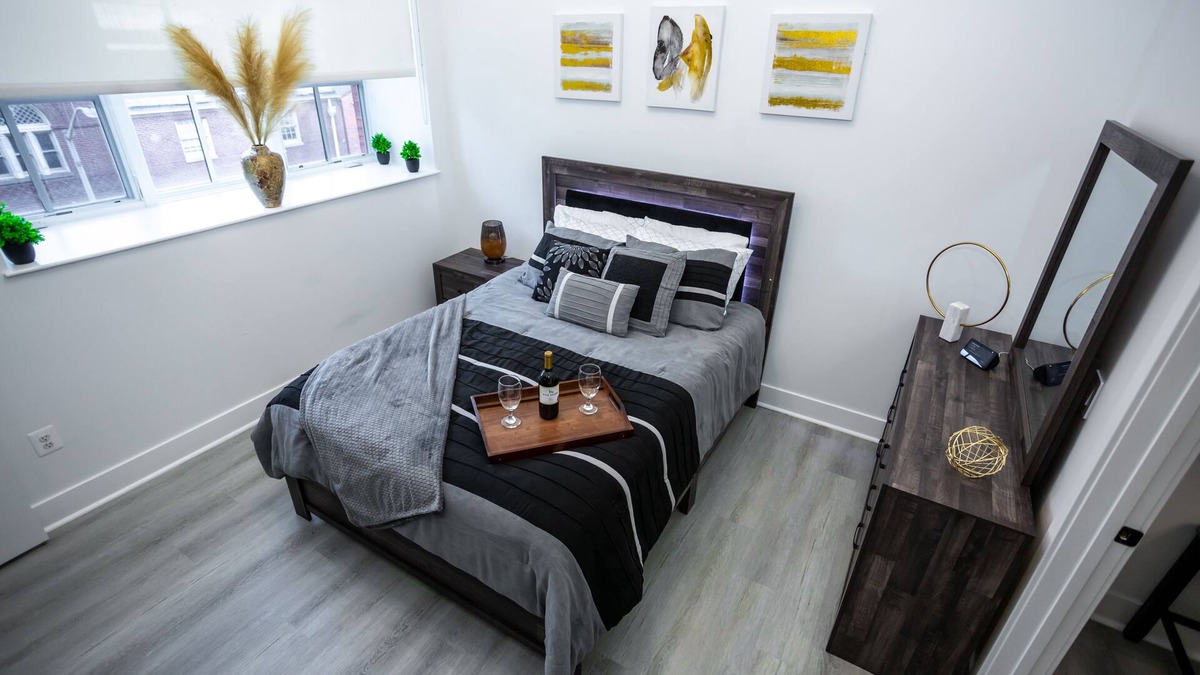 Downtown Baltimore Apartment | 💎 Sanitized*LUXURY* Relaxing*MODERN APT In the HEART OF DOWNTOWN