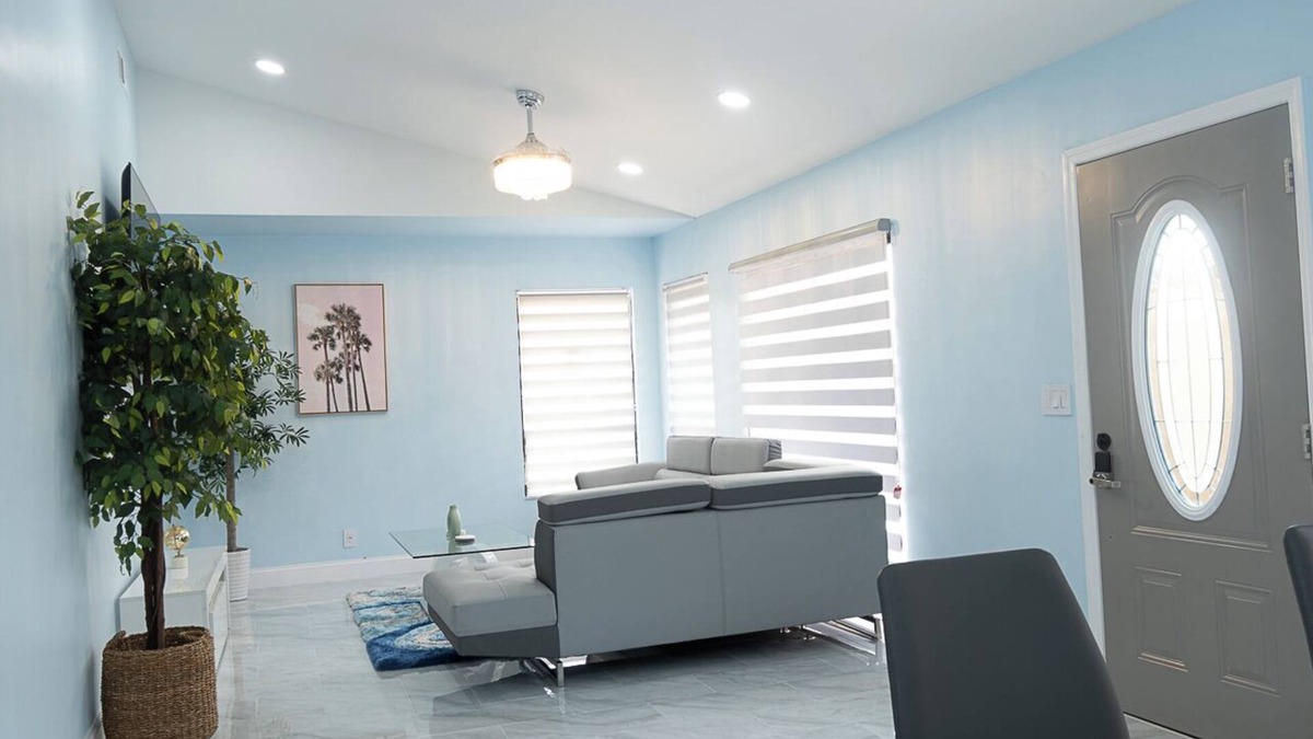 North Lauderdale House | Sanitized, Serene & Close to Work - Nurse Favorite!