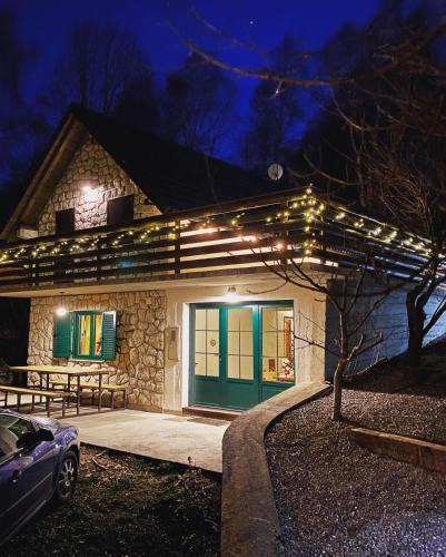 Breze Ski Chalet | SanMari forest