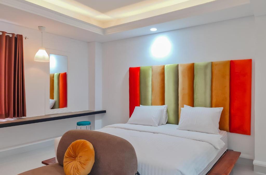 Cikampek Hotel | Sans Hotel Grand Sabaraya Cikampek