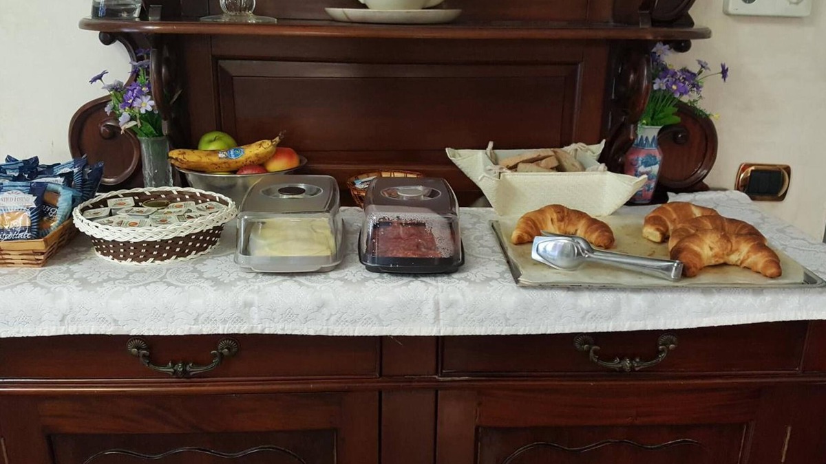Paola House | Sant'Agostino Guest Rooms