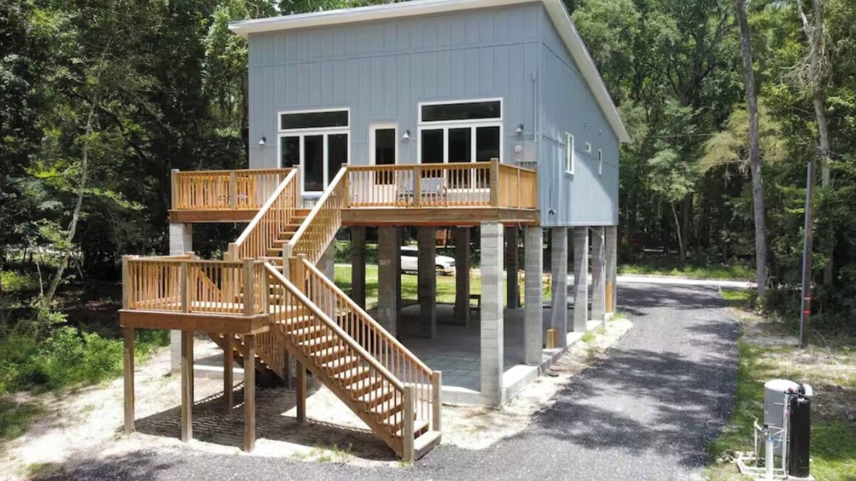 Fort White House | Santa Fe River Front, Luxury Brand New Home near Ichetucknee Springs