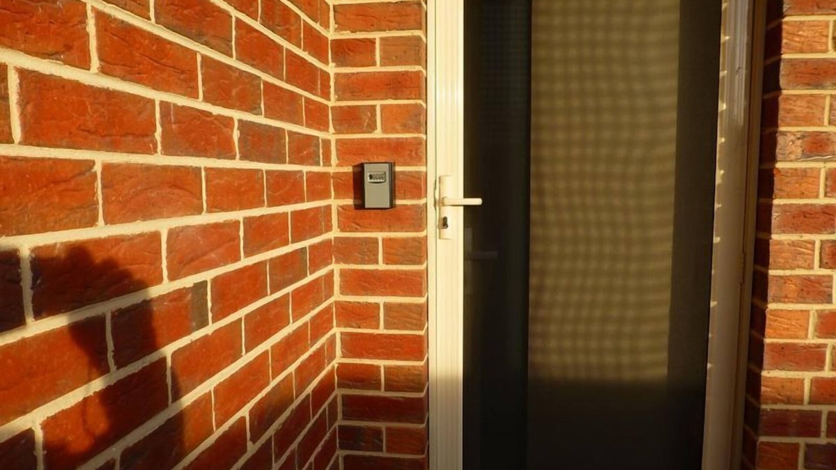 Keilor Lodge House | Santa Monica Lodge Apartments