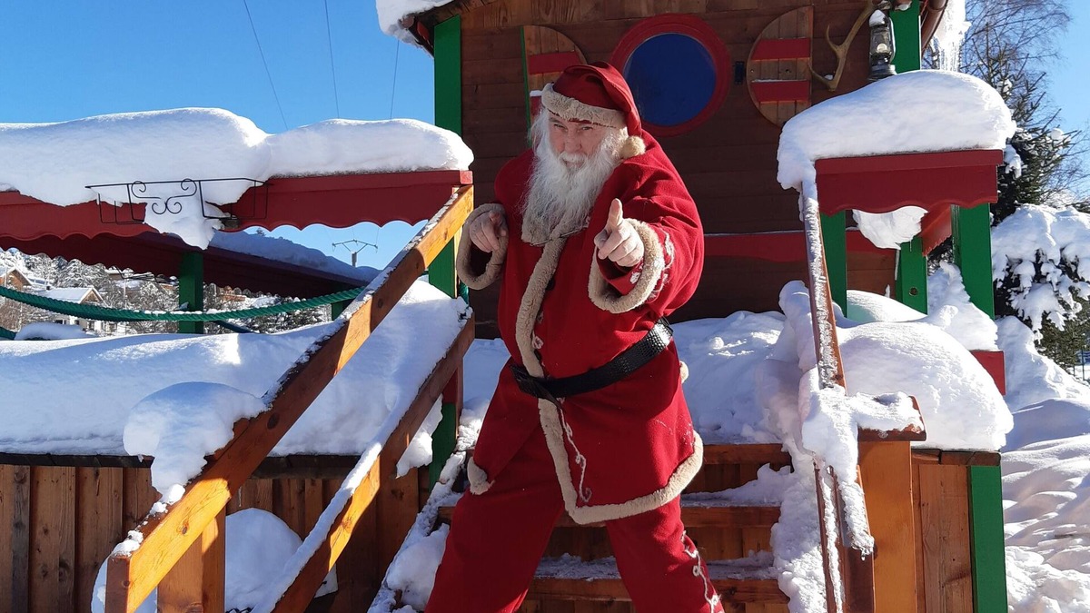 Le Grand Valtin House | Santa's wagon