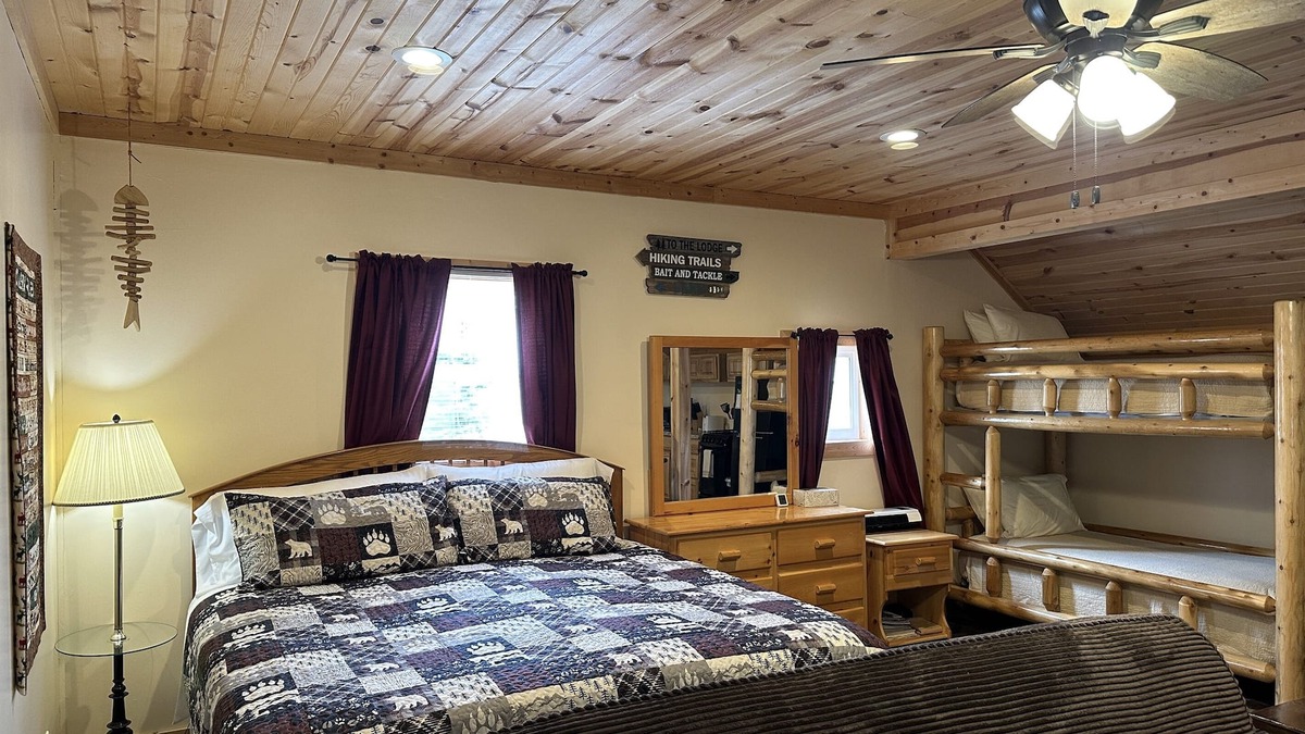 Christmas Apartment | Santa's Shack Studio - Near Pictured Rocks
