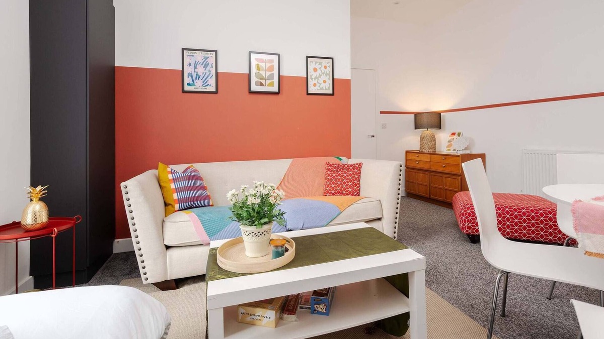 Southport Apartment | Santiago 2 Southport - Free Private Parking Wi-Fi