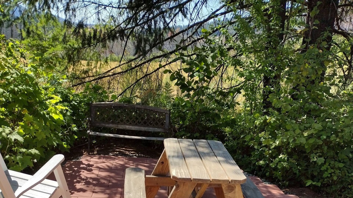 Lyons House | Santiam Canyon Tiny House on Private 1+ Acre