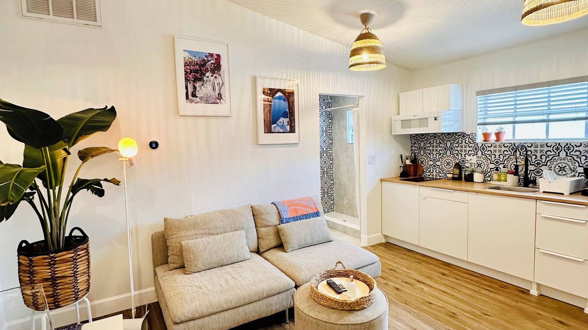 Zephyrhills Apartment | Santorini Cabana in Zephyrhills
