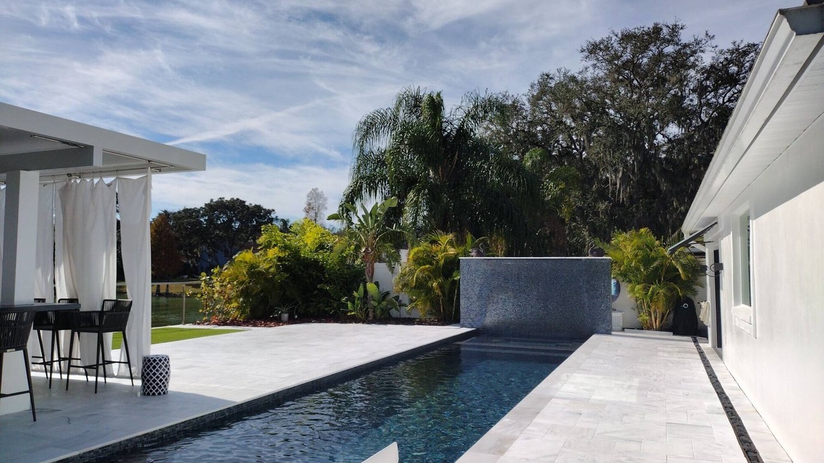 Valrico House | Santorini Oasis on Swan Lake