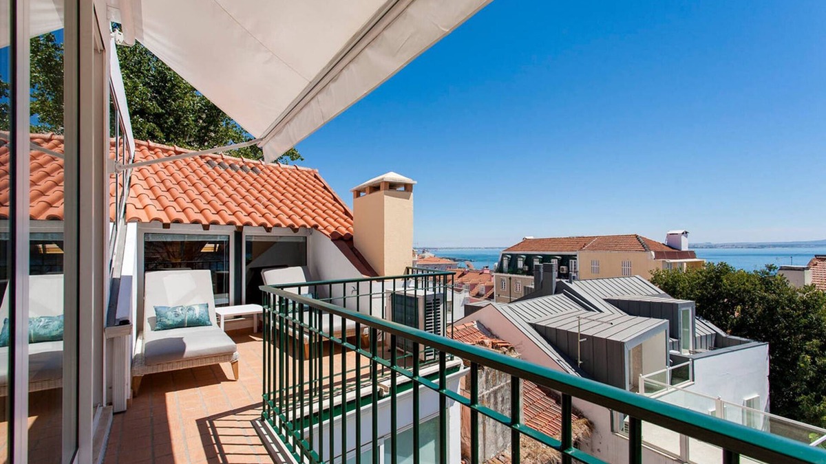 Lisbon Old Town Apartment | Santos River View Terrace - Boutique Duplex