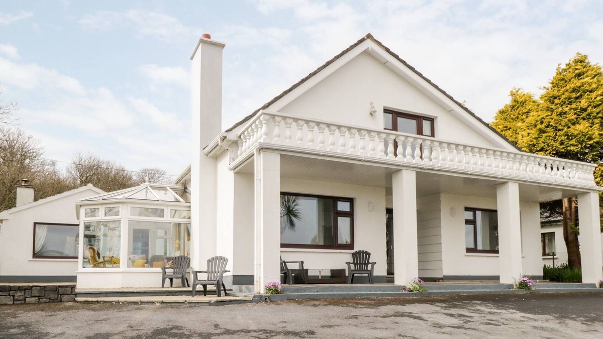 Saula Cottage | SAOIRSE, family friendly, with open fire in Bangor Erris, County Mayo