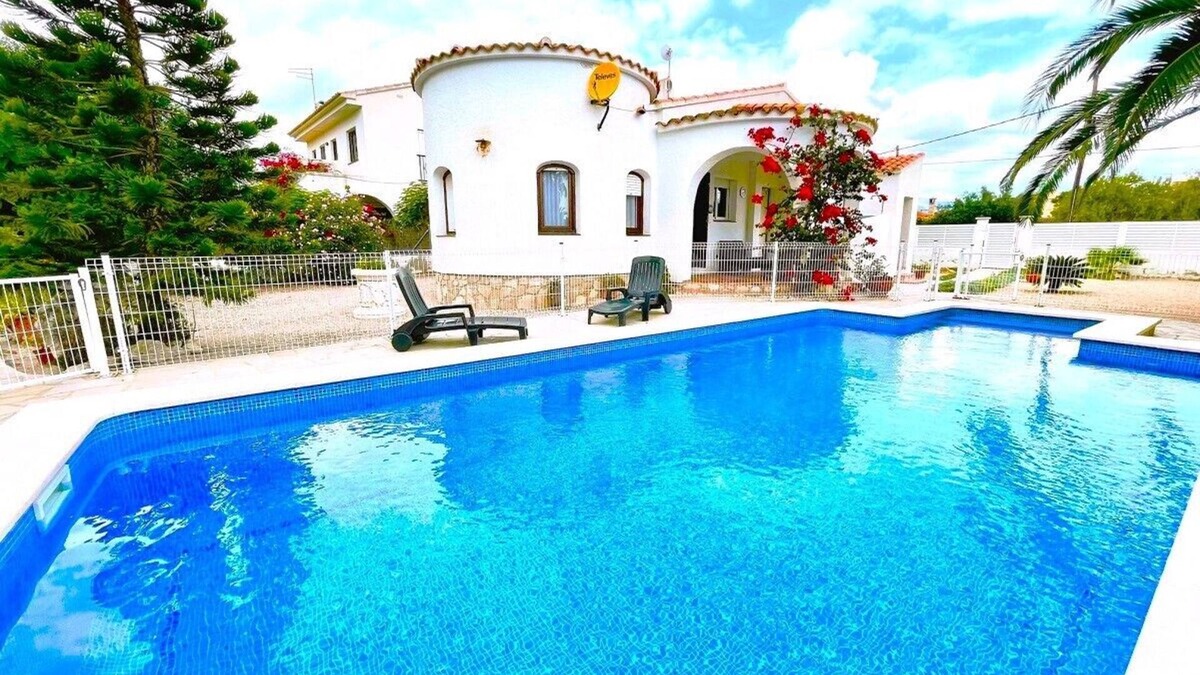 Les Tres Cales Villa | SAONA VILLAS (VN SOLEO): villa for 6 people, private swimming pool, air co