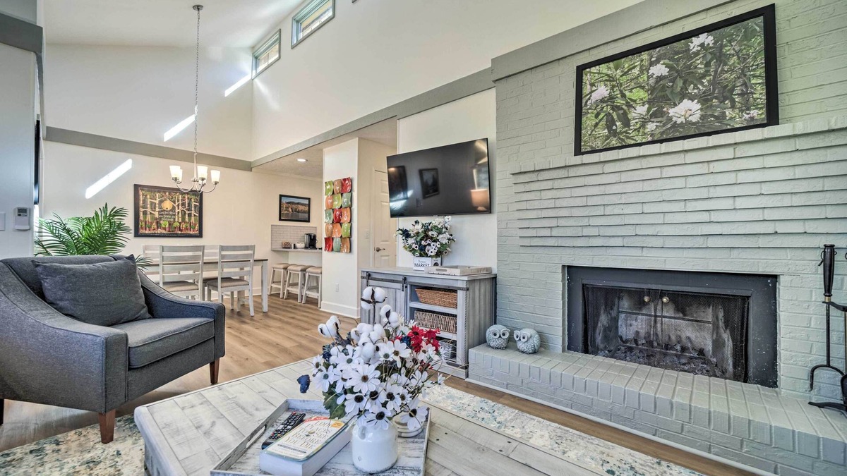 Sapphire House | Sapphire Home w/Grill & Pool Access