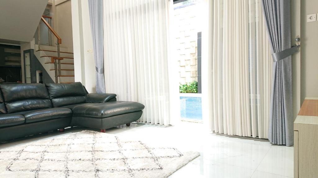 Baturaden Villa | Sapphire Village Guesthouse