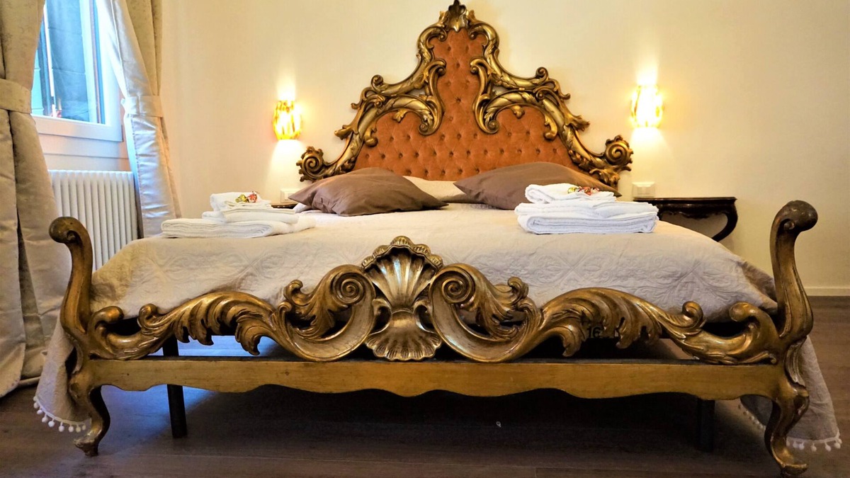 Castello Apartment | SARA'S LUXURY HOME 5 MINUTES FROM S.MARCO SQUARE IT027042C2M2HHTK9B