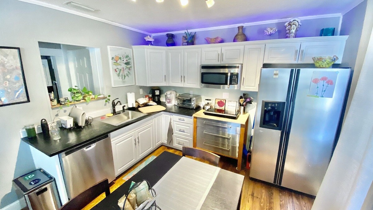 South Gate Ridge House | Sarasota FL Modern Historic 1 bedroom 1 bath 10 min to Siesta Beach and Downtown