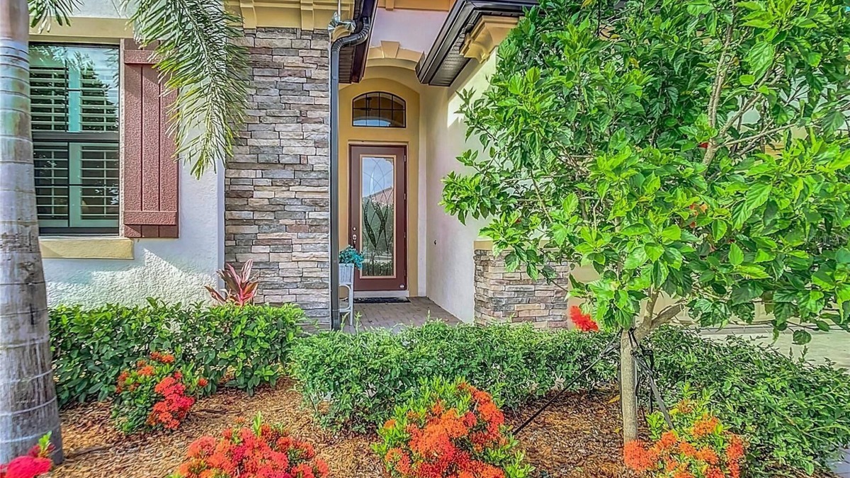 Venice House | Sarasota National - 3 bed 3 bath w/den