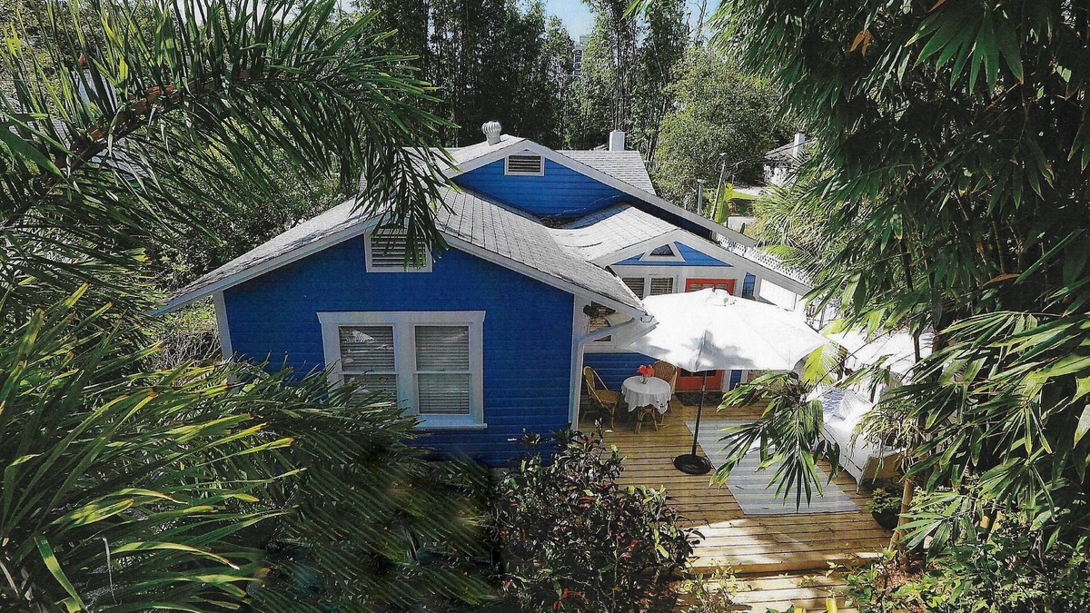 Laurel Park Cottage | SarasotaCottageRentals ~ Authentic FL, Enchanting Downtown Historic Laurel Park