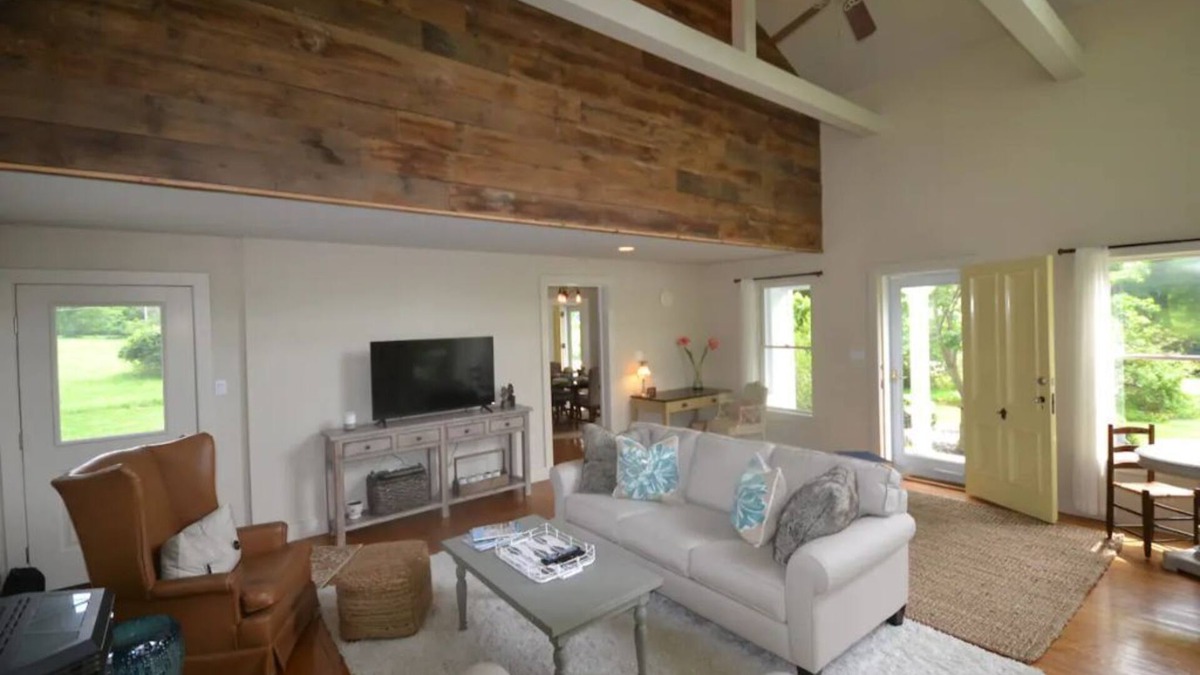 Saratoga Springs House | Saratoga Farmhouse