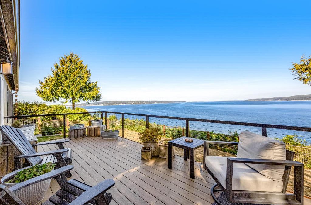 Langley House | Saratoga Waterview Escape