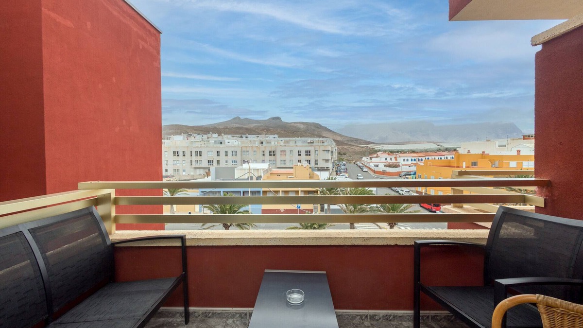 Sardina House | Sardina Balcony Flat - 2 min walk to beach