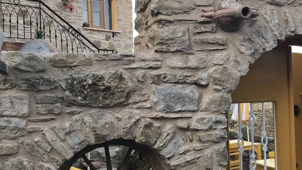 Gokceada Bed & Breakfast | SARI KEÇİ TAŞ OTEL