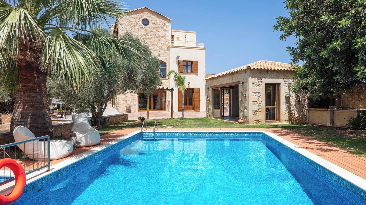 Roussospiti Villa | Saridakis Villa, a multi-generational Retreatn