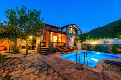 Fethiye Villa | Sarnıç - Kayaköy'de Havuzu Korunaklı