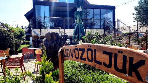 Vecses Bed & Breakfast | Sarokhaz Panzio