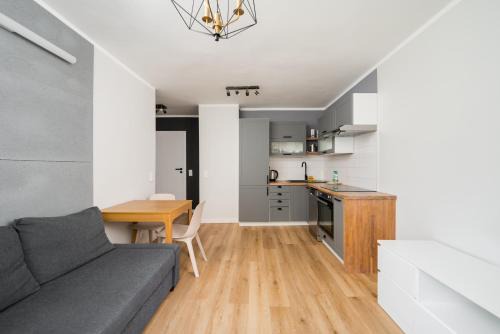 Saska Kepa Apartment | Saska Kępa Grey Harmony Apartment by BookingHost