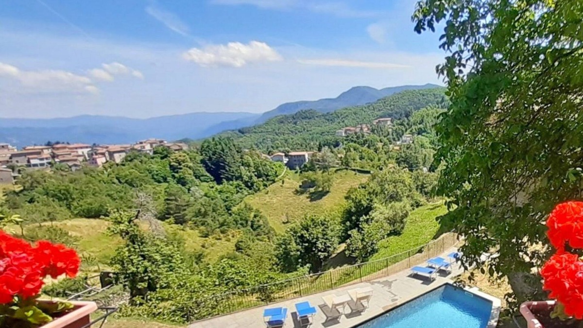 Molazzana Villa | Sassi, private pool, stunning views, walk restaurant
