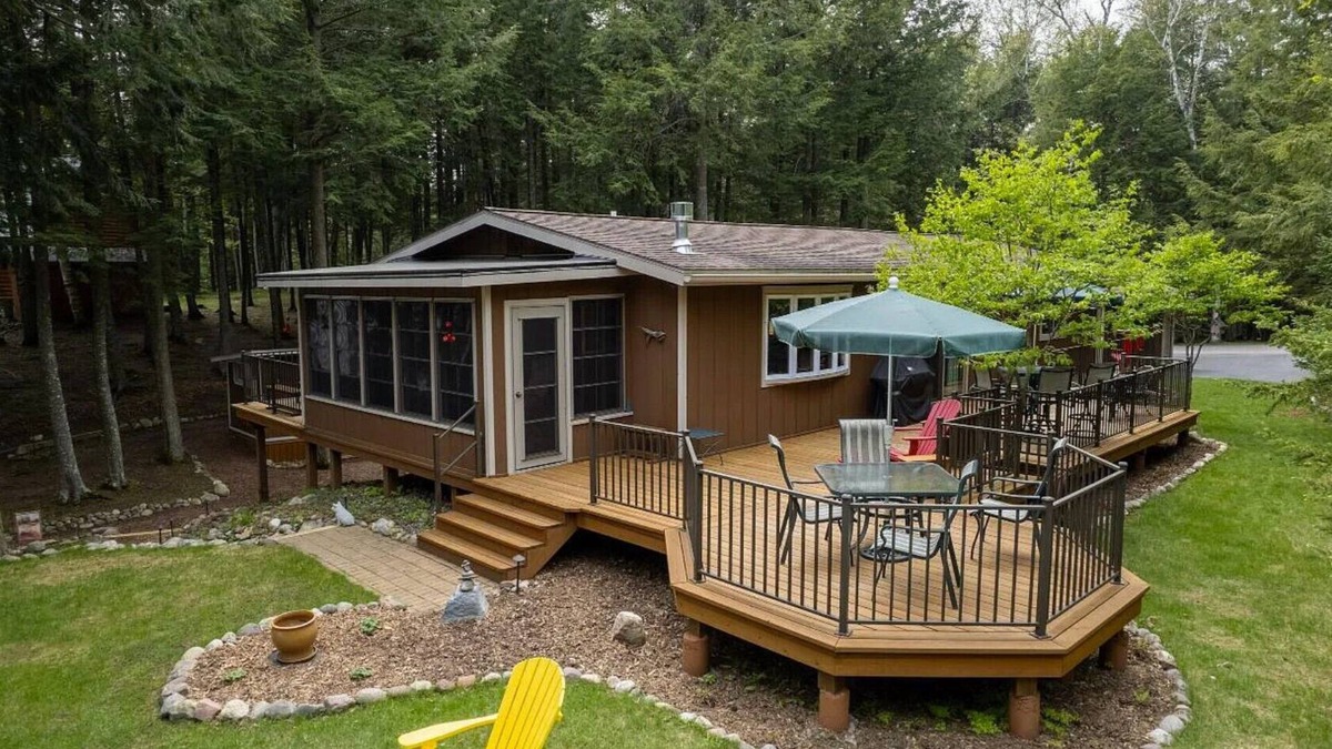 St Germain Cottage | Sassy Loon located in No Fish Bay on Little St. Germain Lake