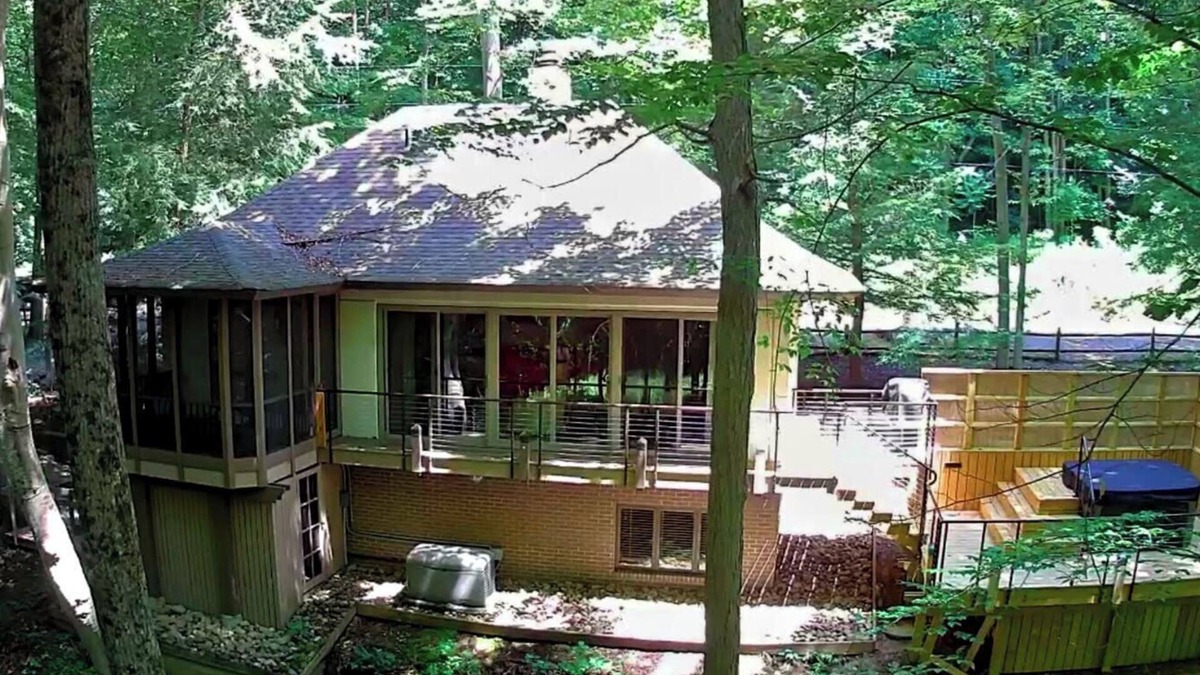 Hostetter Cottage | Satori Cottage-uber private, stream side, meditative 2 BR, 2 BA getaway!