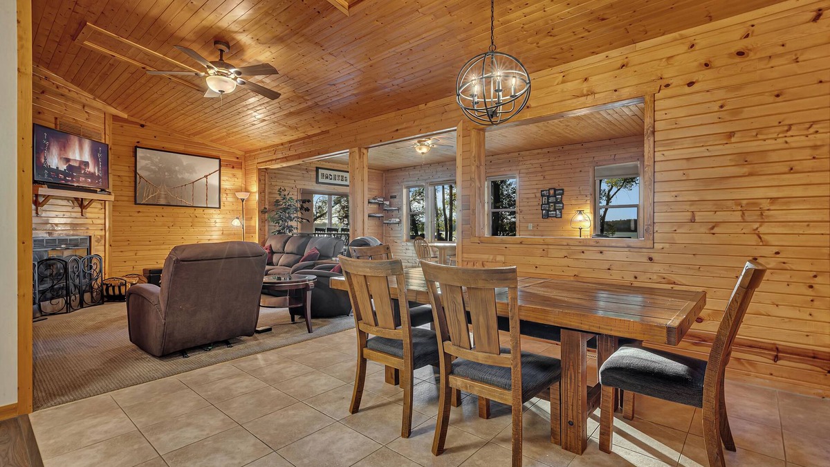 Sauk Centre House | SAUK LAKE RETREAT - 5BR w/private hot tub, dock, & boat