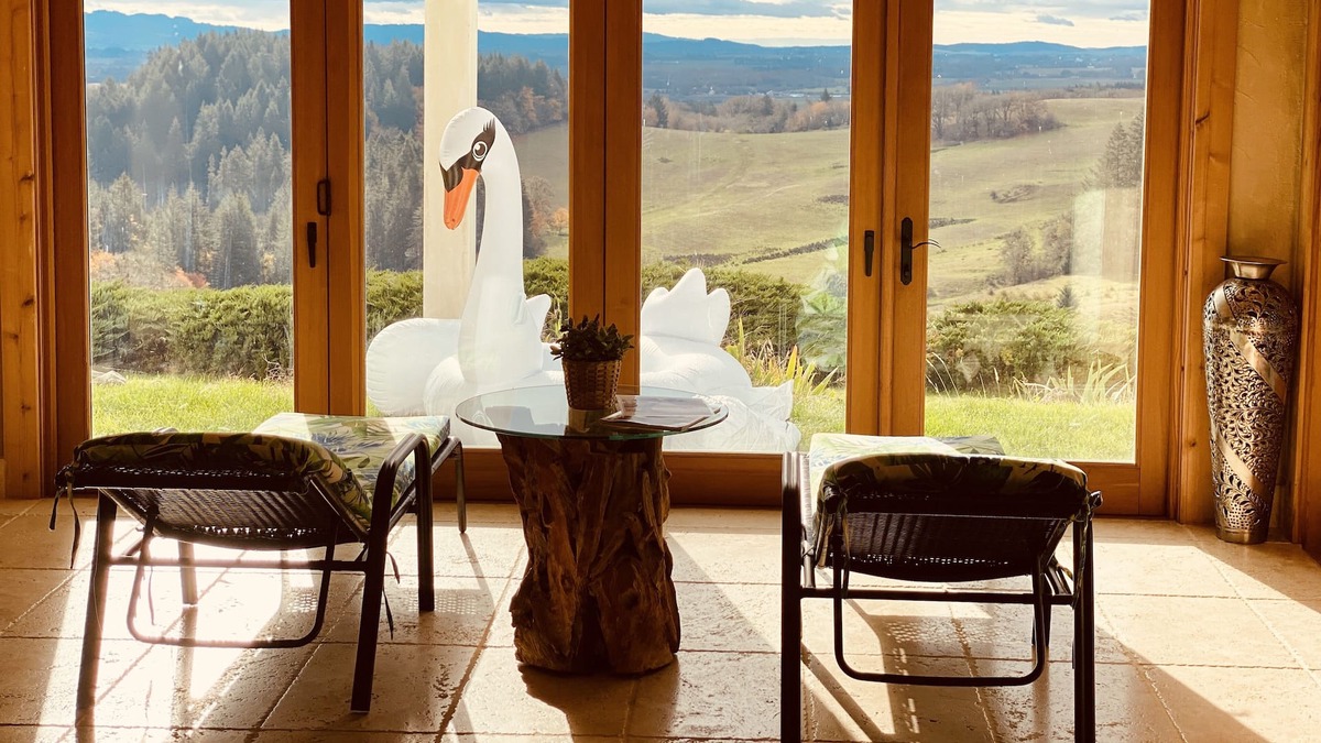 McMinnville House | Sauna and Pool PRIVATE ENTRANCE+ENTIRE LOWER LEVEL