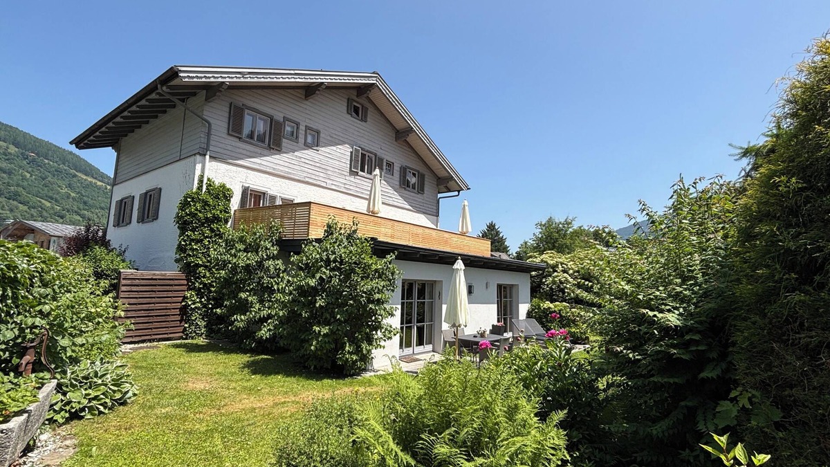Niedernsill Apartment | Sauna apartment "Landhaus Zell am See" in Niedernsill. Pet friendly!