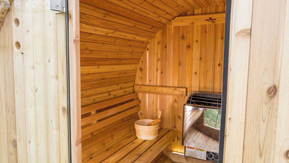 Arvada Plaza Area House | Sauna, Cold Plunge, Badminton, Entertain, 15 Min to Red Rocks, 10 Min to Denver